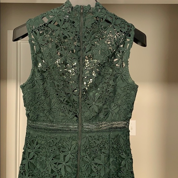 Beautiful green Bardot lace dress - Picture 6 of 11